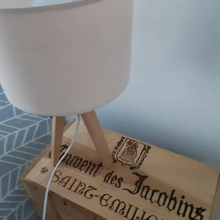 Che F2 Face Sweet Wifi Apartment *