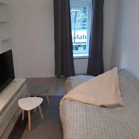 Che F2 Face Sweet Wifi Apartment *