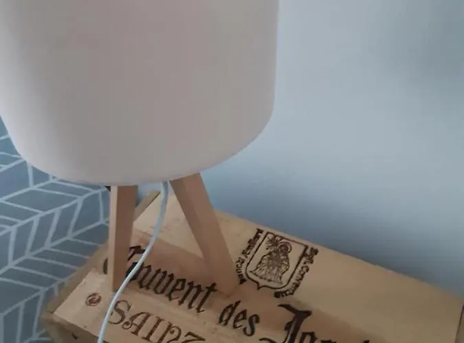 Che F2 Face Sweet Wifi Apartment *